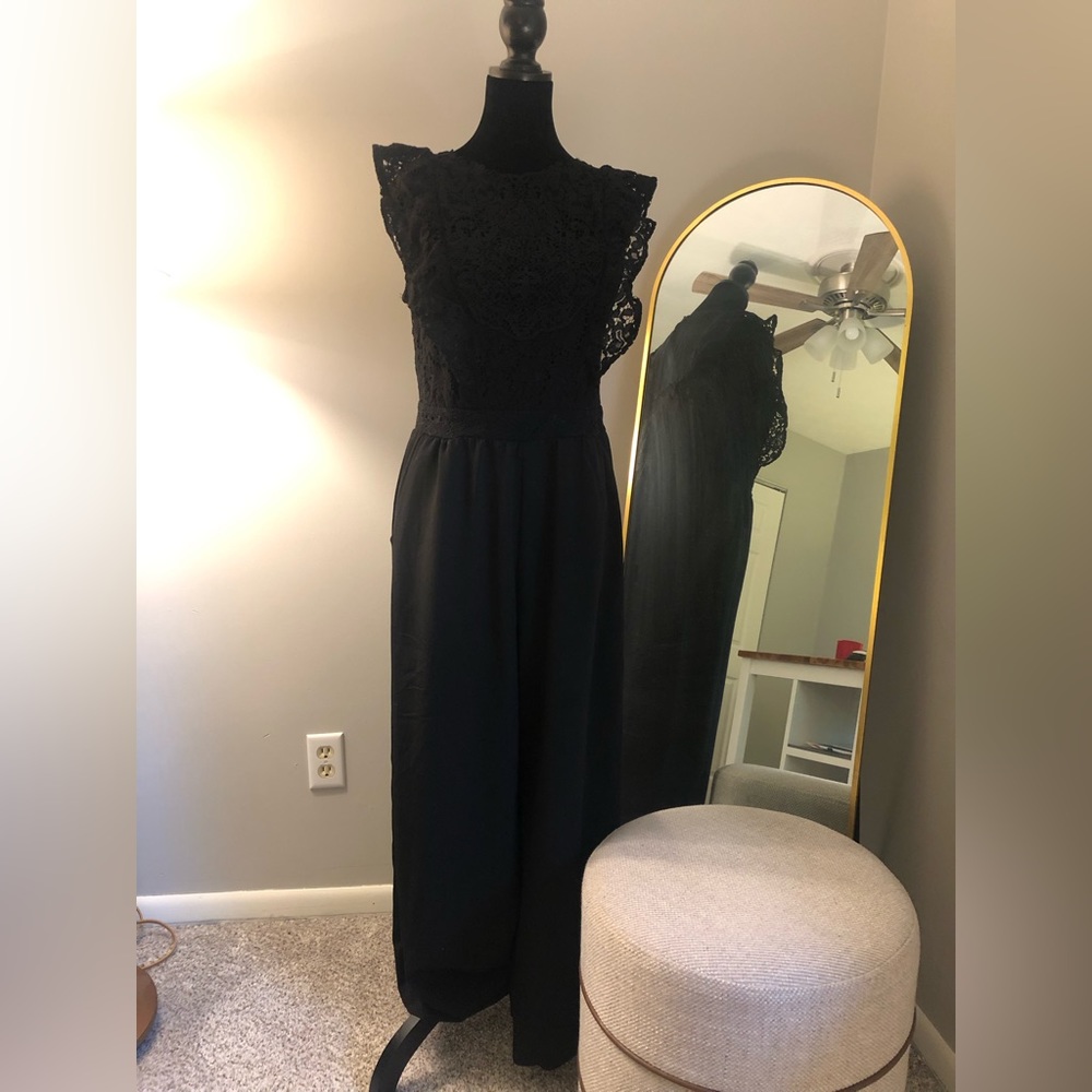 Floor-length jumpsuit with crochet lace sleeveless bodice